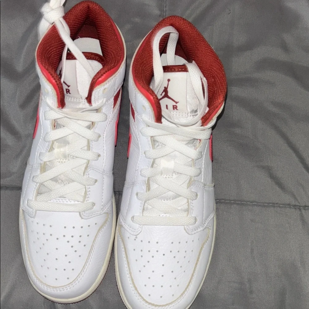 Jordan Air 1 Mid SE Box - Picture 3 of 6